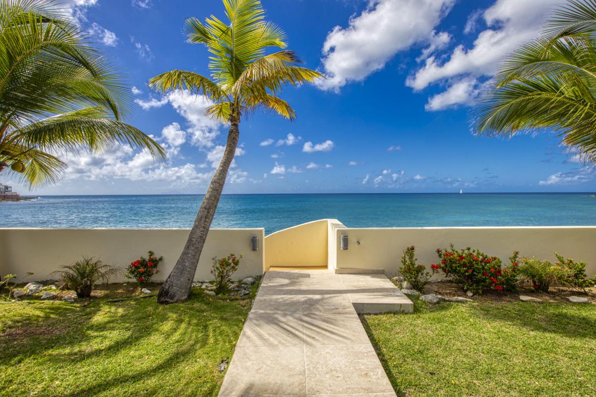 16_Location villa 4 chambres Beacon Hill Saint Martin - accès plage